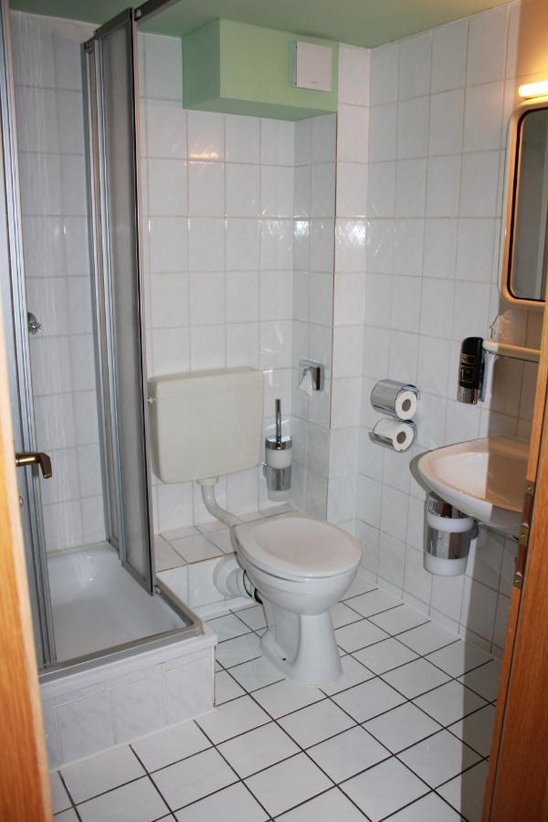 Hotel Zur Friedenslinde Нюрнберг Экстерьер фото